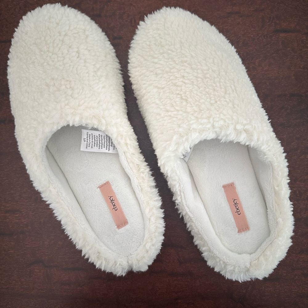 NWOT Eberjey Sherpa Slipper in Ivory (S)